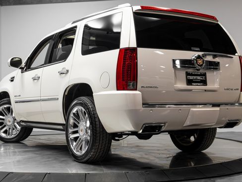 Used 2014 Cadillac Escalade Platinum image 51