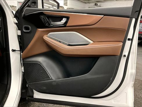 Used 2024 Acura MDX SH-AWD w/ Technology Package image 18