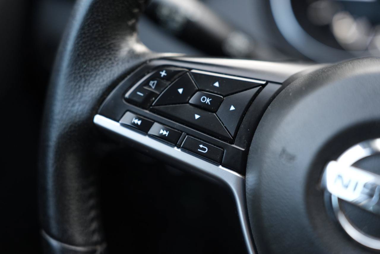 Used 2019 Nissan Rogue SV AWD/4WD image 15