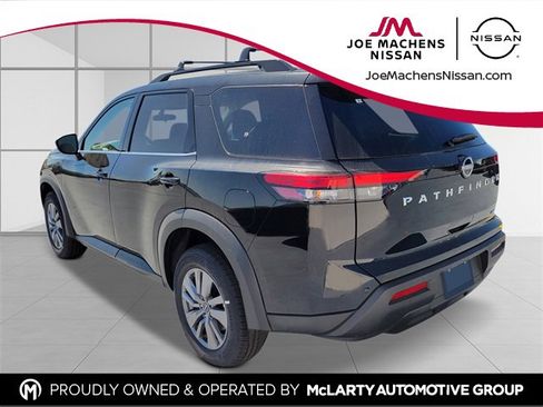 New 2025 Nissan Pathfinder SV image 4