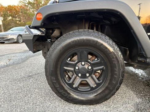 Used 2018 Jeep Wrangler Unlimited Sport w/ Connectivity Group image 21