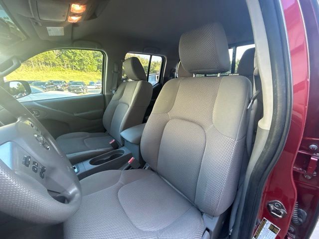 Used 2015 Nissan Frontier SV w/ SV Value Truck Package AWD/4WD image 22