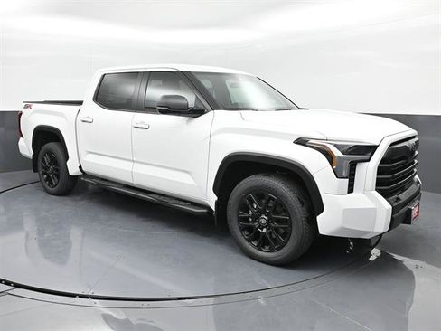 Used 2026 Toyota Tundra SR5 w/ SX Package RWD image 2