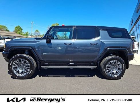 Used 2025 GMC Hummer EV 3X w/ LPO, Cargo Utility Package AWD/4WD image 8
