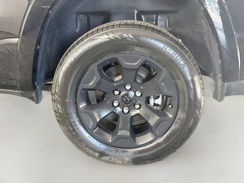 Used 2025 RAM 1500 Big Horn RWD image 37