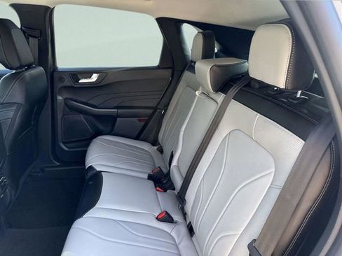 New 2026 Ford Escape SE w/ PHEV Premium Package FWD image 37