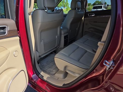 Used 2018 Jeep Grand Cherokee Overland AWD/4WD image 20