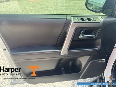 Used 2024 Toyota 4Runner SR5 Premium w/ Moonroof Package AWD/4WD image 19