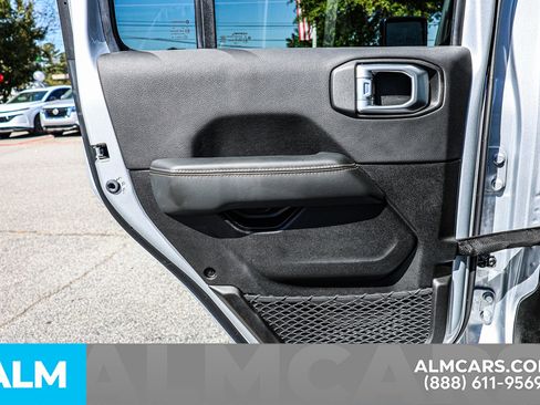 Used 2024 Jeep Wrangler Sahara image 46