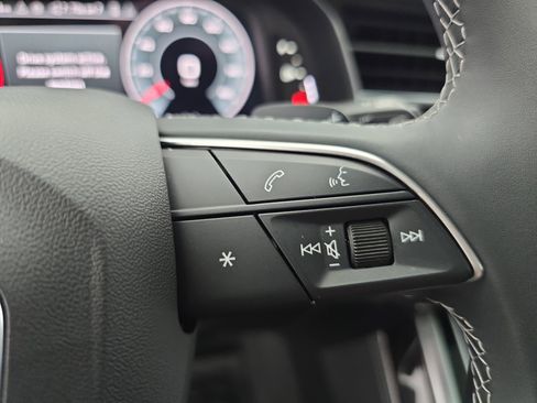 Used 2025 Audi Q8 Prestige image 18