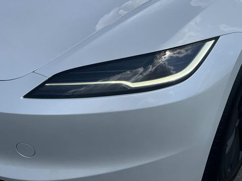 Used 2025 Tesla Model 3 Long Range RWD image 9