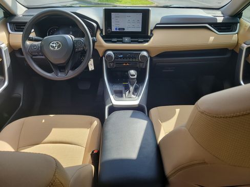 Certified 2025 Toyota RAV4 LE FWD image 15