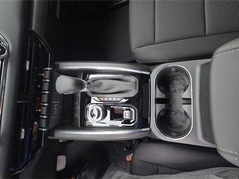 New 2026 GMC Canyon Elevation w/ Convenience Package image 29