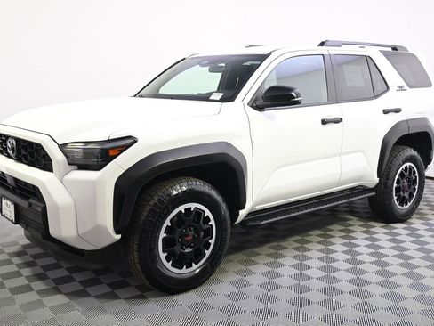 Used 2025 Toyota 4Runner TRD Off-Road image 2