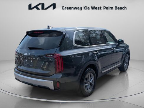 Certified 2024 Kia Telluride LX image 8