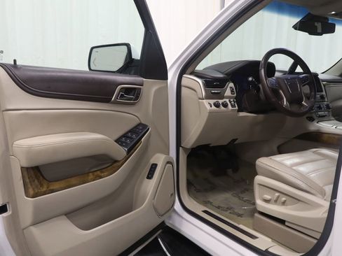 Used 2017 GMC Yukon Denali w/ Open Road Package AWD/4WD image 11