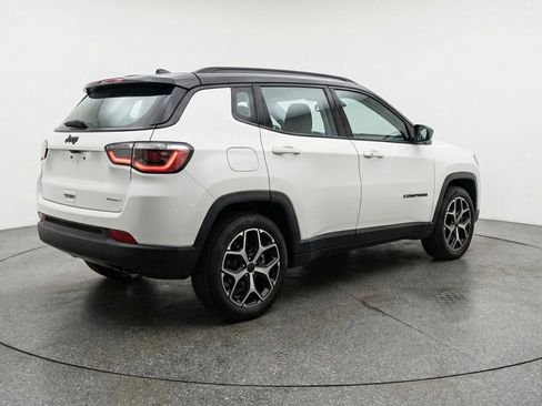 Used 2025 Jeep Compass Limited AWD/4WD image 9