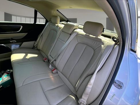 Used 2017 Lincoln Continental Reserve FWD image 22