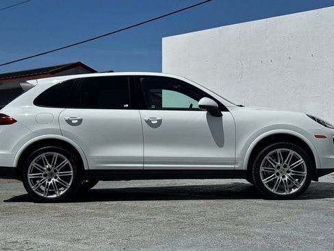 Used 2018 Porsche Cayenne Platinum Edition AWD/4WD image 2