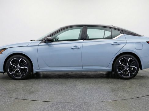 Used 2025 Nissan Altima 2.5 SR image 5