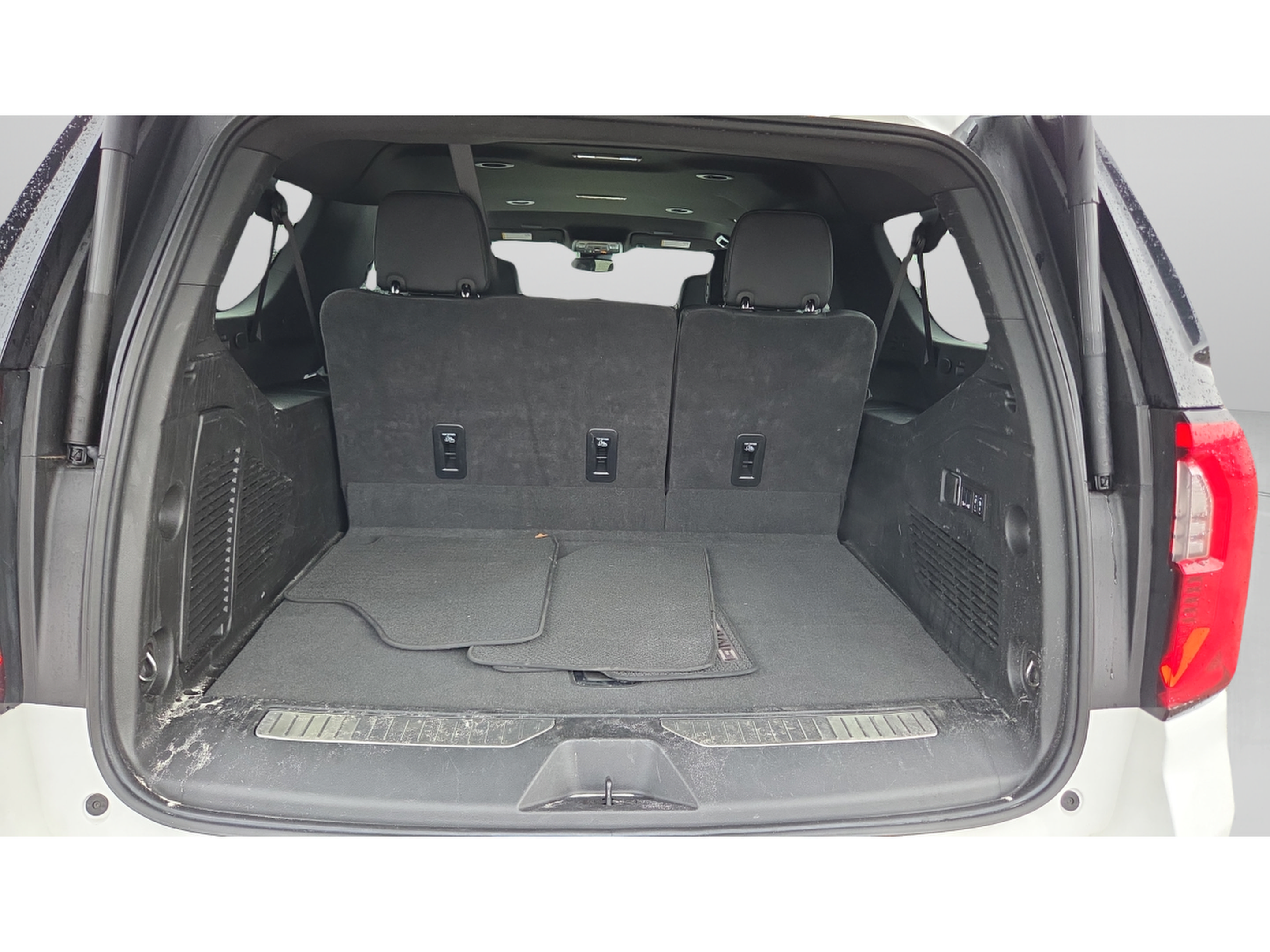 Used 2025 GMC Yukon XL Denali AWD/4WD image 14