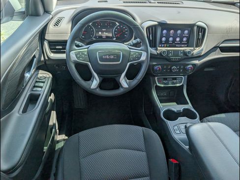 Used 2024 GMC Terrain SLE w/ Driver Convenience Package FWD image 7