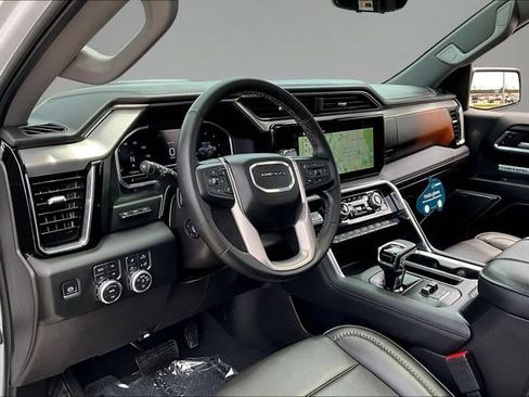Used 2024 GMC Sierra 1500 Denali w/ Technology Package AWD/4WD image 18