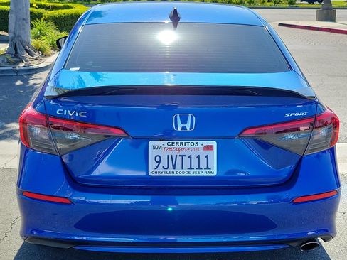 Used 2024 Honda Civic Sport image 3