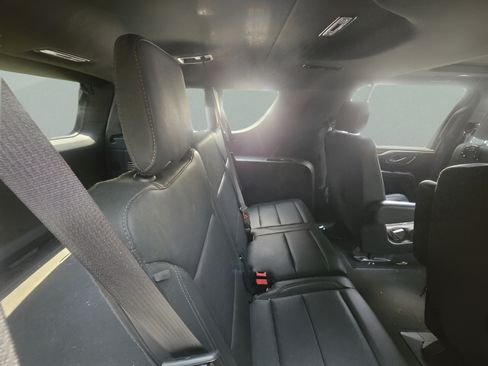 Used 2023 Chevrolet Suburban LT w/ LT Signature Plus Package AWD/4WD image 5