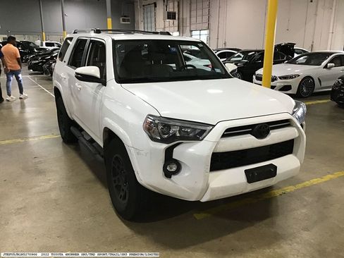 Used 2022 Toyota 4Runner SR5 Premium w/ Moonroof Package RWD image 4
