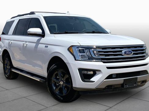 Used 2019 Ford Expedition XLT w/ Equipment Group 202A AWD/4WD image 3
