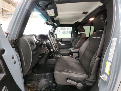 Used 2015 Jeep Wrangler Unlimited Rubicon w/ Connectivity Group image 12