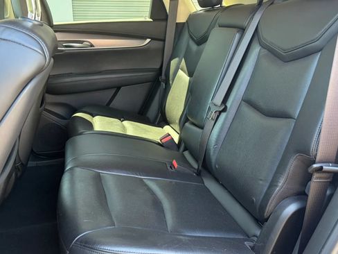 Used 2017 Cadillac XT5 Premium Luxury FWD image 11