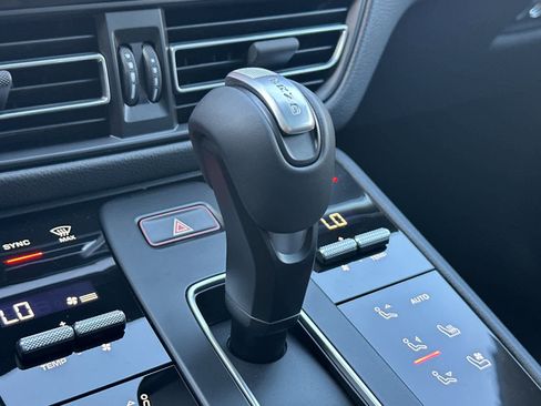 New 2026 Porsche Macan AWD/4WD image 24