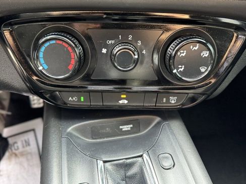 Used 2021 Honda HR-V Sport image 18