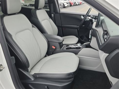 New 2026 Ford Escape SE w/ PHEV Premium Package image 15