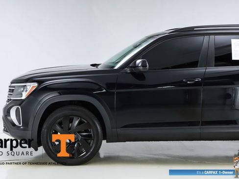 Used 2025 Volkswagen Atlas SE w/ Panoramic Sunroof Package AWD/4WD image 3