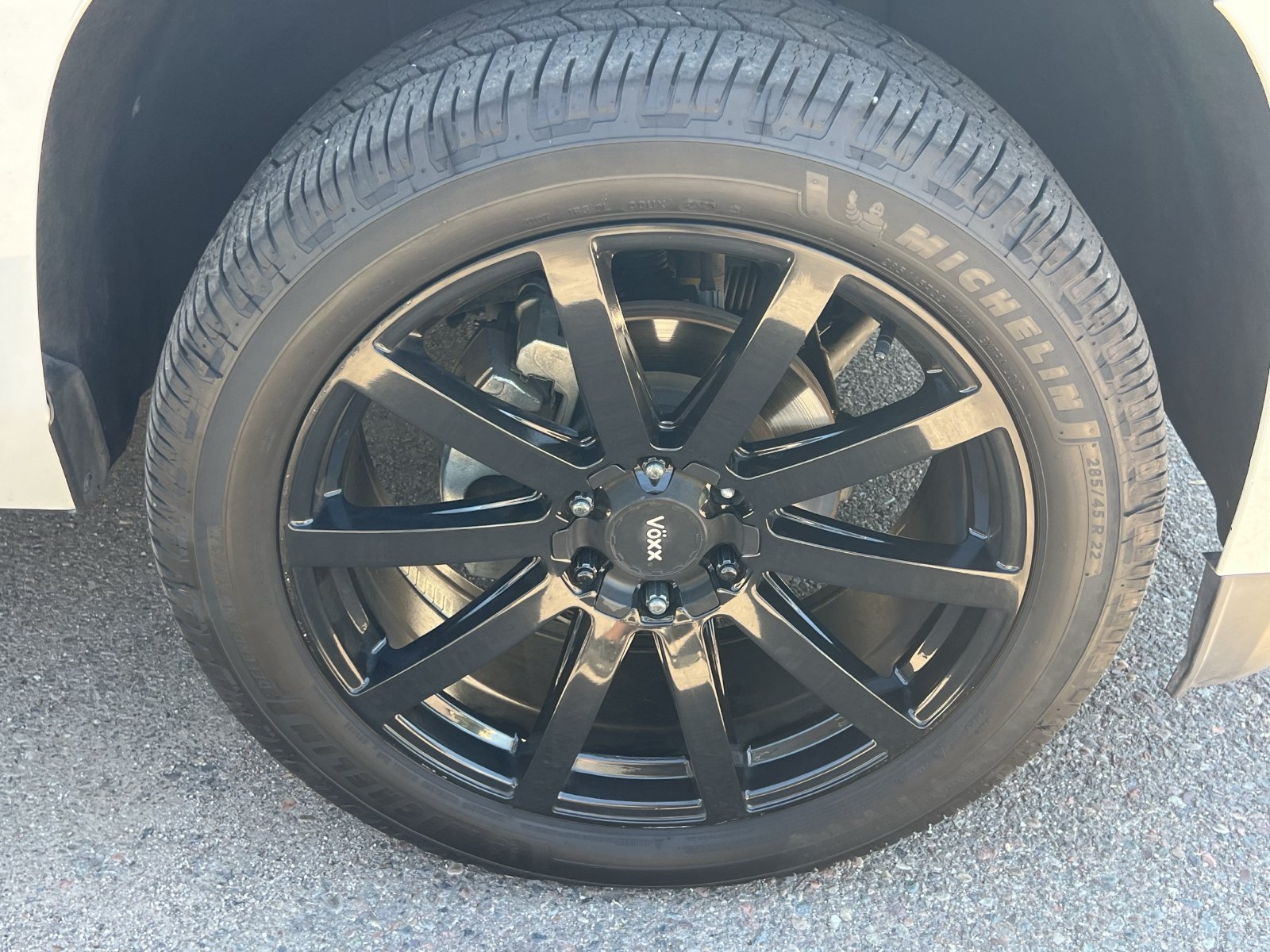 Used 2018 GMC Yukon XL SLT w/ Open Road Package AWD/4WD image 4