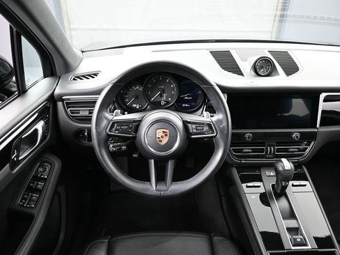 Certified 2023 Porsche Macan Turbo image 17