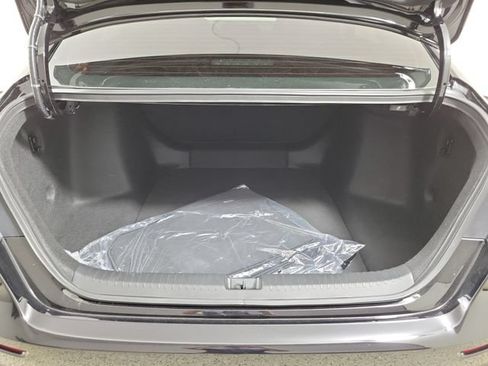 Used 2025 Honda Accord LX image 10