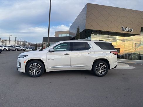 Used 2023 Chevrolet Traverse High Country w/ LPO, Floor Liner Package image 4