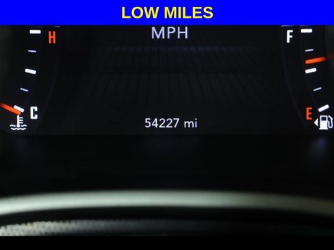 Used 2016 Dodge Challenger R/T Scat Pack w/ Leather Interior Group RWD image 4