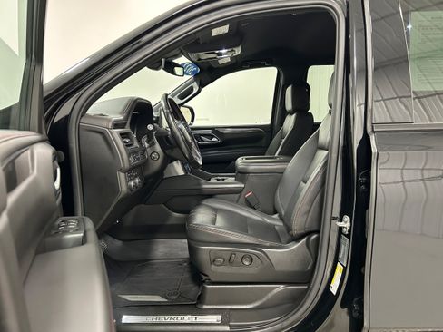 Used 2022 Chevrolet Tahoe RST w/ Luxury Package AWD/4WD image 4