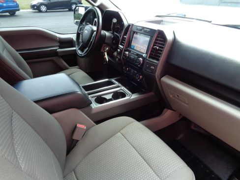 Used 2017 Ford F150 XLT w/ Equipment Group 302A Luxury AWD/4WD image 12