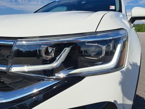 Certified 2023 Volkswagen Taos SEL AWD/4WD image 31