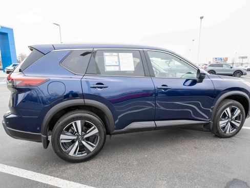 Used 2024 Nissan Rogue SL image 6