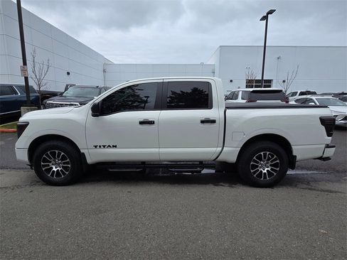 Used 2021 Nissan Titan SV w/ Accessory Utility Package image 2
