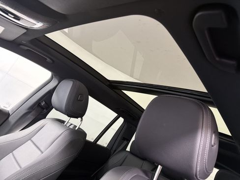 Used 2025 Mercedes-Benz GLS 450 4MATIC image 24