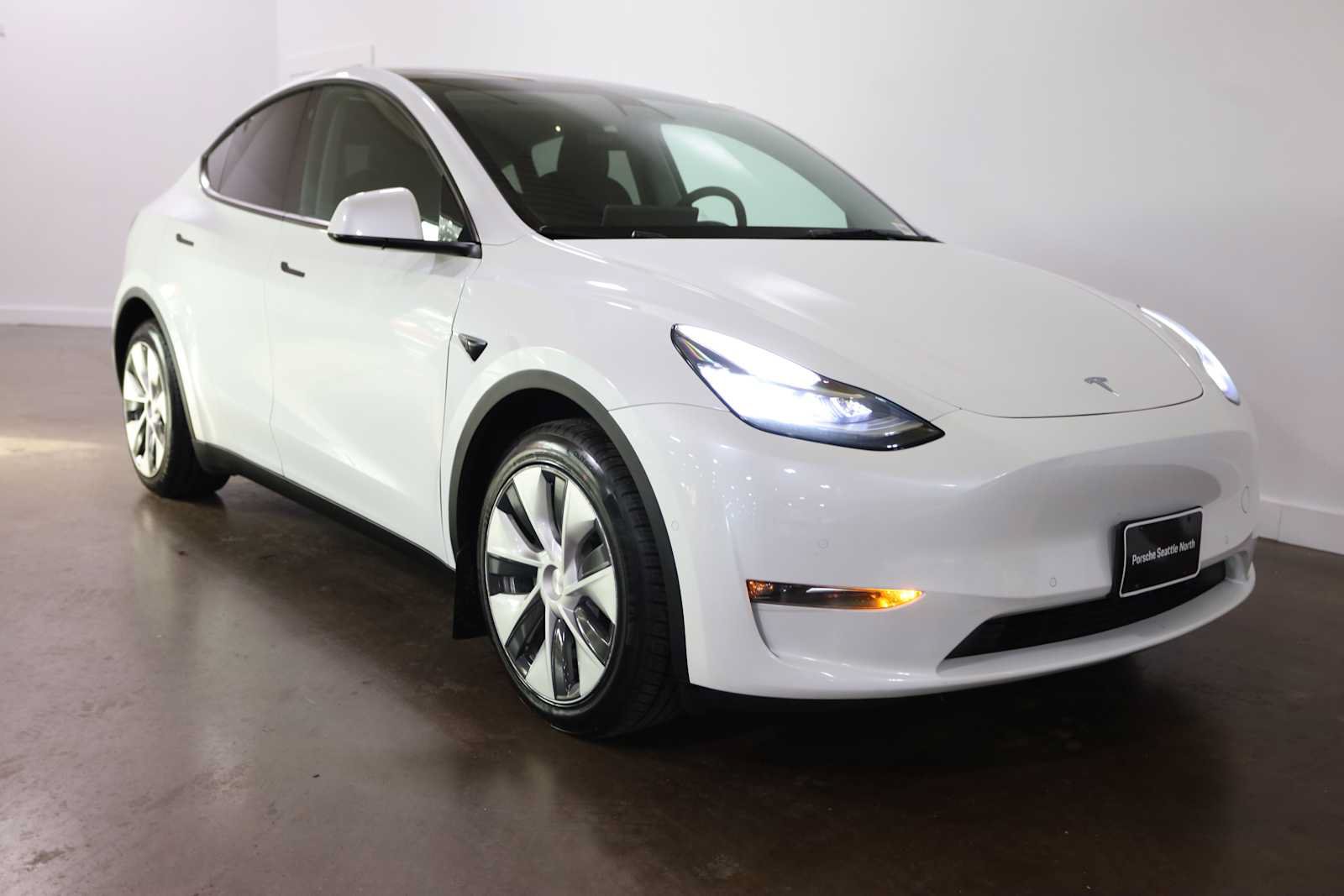 Used 2021 Tesla Model Y Long Range AWD/4WD image 9