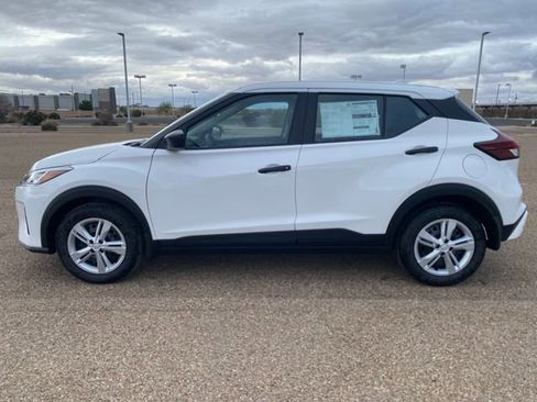 New 2025 Nissan Kicks Play S image 3